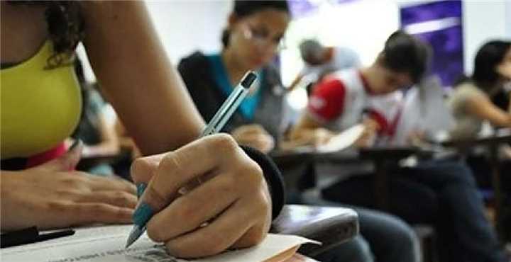 O indicador considera a nota média entre todas as cinco provas do Enem dos alunos formandos do ensino médio
